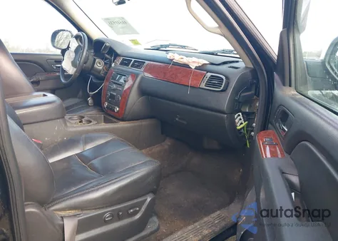 2013 Chevrolet Suburban 1500 Lt from USA, damaged, VIN 1GNSKJE73DR361391